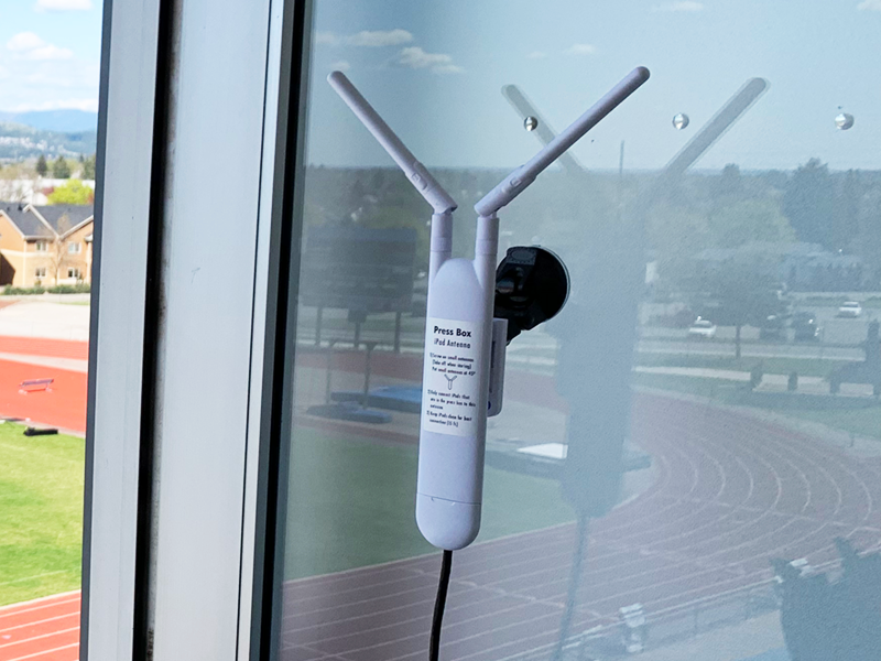 pressbox_ipad_antenna.png
