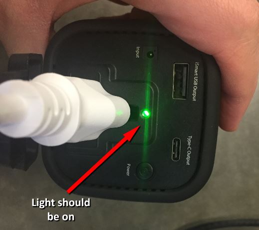 network_battery_green_light_on_ravpower2.JPG